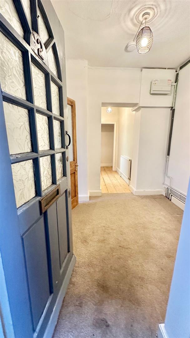2 bed property in The Mount, St. Leonards-On-Sea